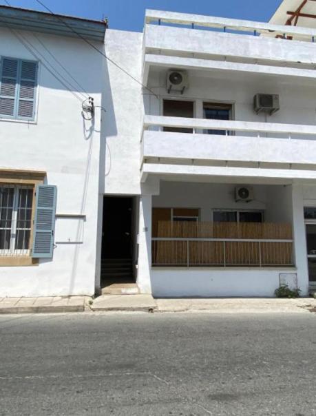 Noer Hostel Larnaca Zewnętrze zdjęcie